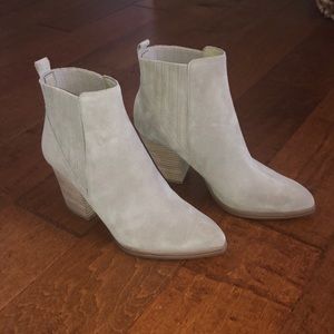Marc Fisher Alva Bootie in Grey Suede sz 7.5